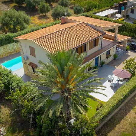 Villa Canape' With Private Pool Mandra Capreria