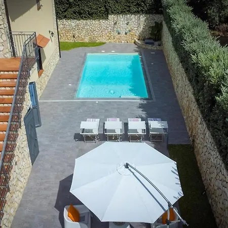 Canape' With Private Pool Villa