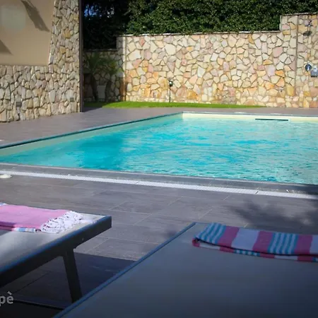 Canape' With Private Pool *