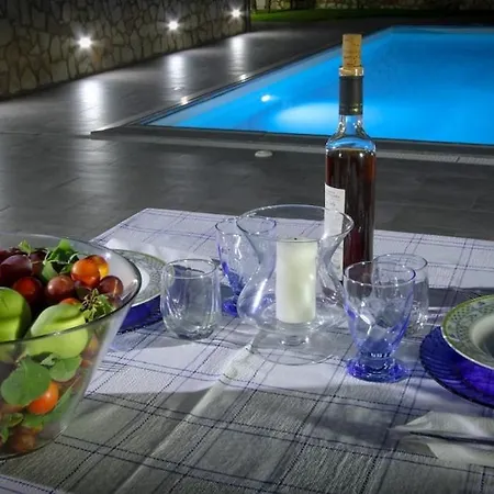 Canape' With Private Pool Villa Mandra Capreria