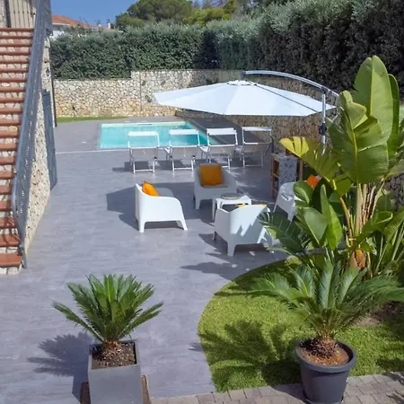 Canape' With Private Pool *