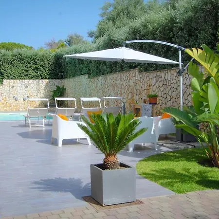 Canape' With Private Pool *